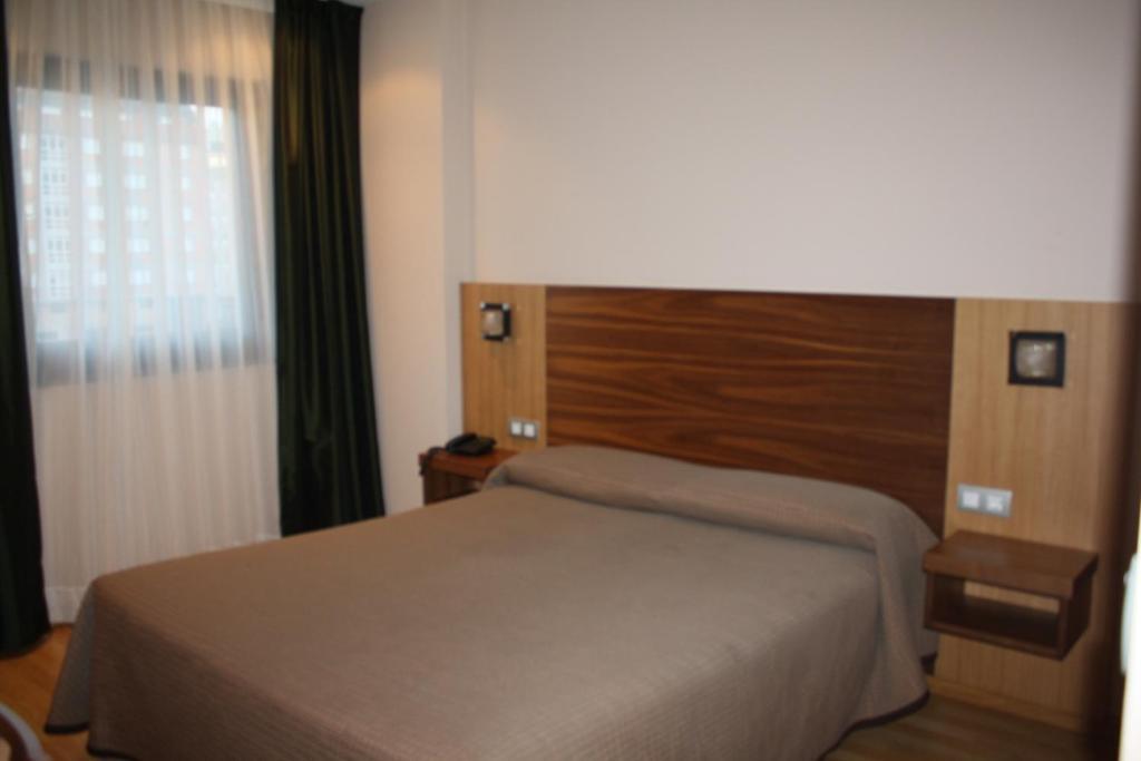 Hotel Mar De Plata Sarria Quarto foto